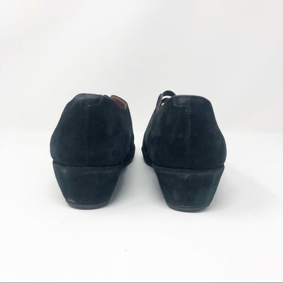 L’AMOUR DES PIEDS | Black Beziers Suede Shoes 9 - Picture 5 of 8